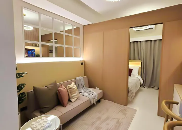 Apartment Scarlet Sanctuary Stand Out In Style L Wifi Netflix I Red Res B01 -2509