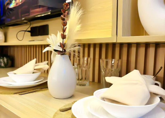 Scarlet Sanctuary Stand Out In Style L Wifi Netflix I Red Res B01 -2509 Apartment Manila